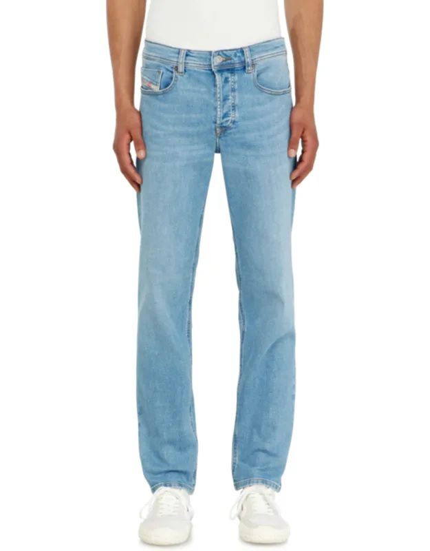Diesel Regular Jeans Waist 2023 D-finitive, Medium Fit, Tapered Leg