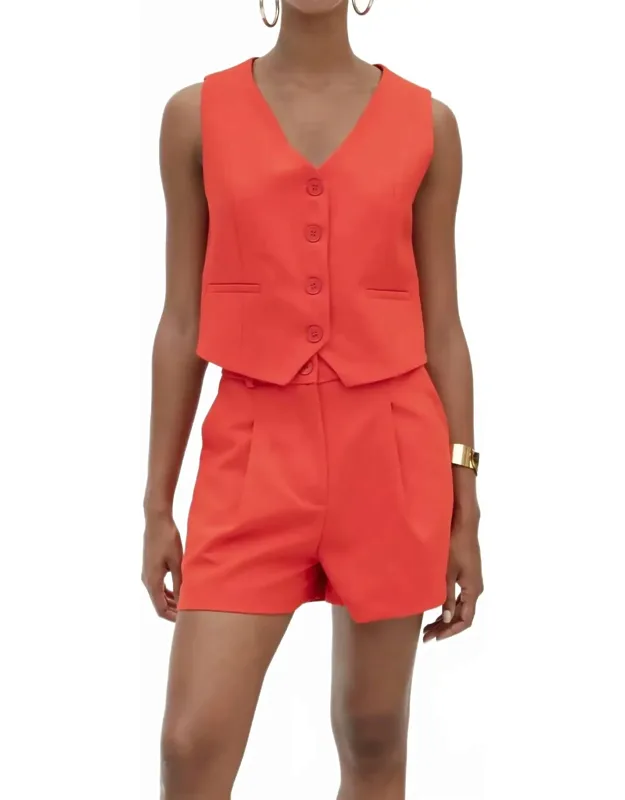 High-waisted Pleated Shorts