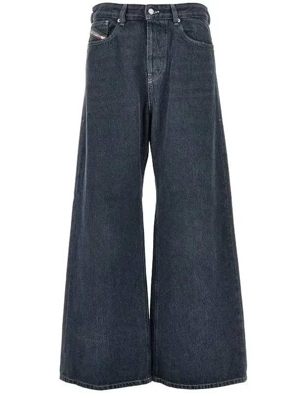 Wide-leg Jeans
