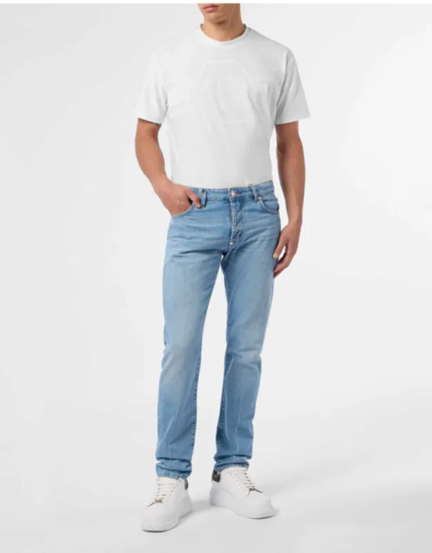 Basic Straight Cut Jeans With Used Effect Denim And Fit - Super Straight
