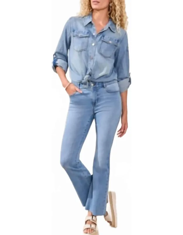 Hugging Flare Jeans