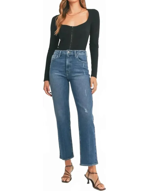 _full Length Straight Jeans With Zip Closure And Practical Pockets_