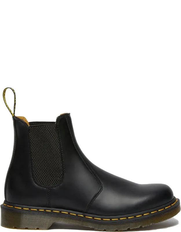 Chelsea Boots With Distinctive Yellow Stitching And Comfortable Sole