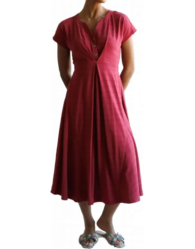 Short Sleeve Inverted Pleat Midi Length Knit Dress