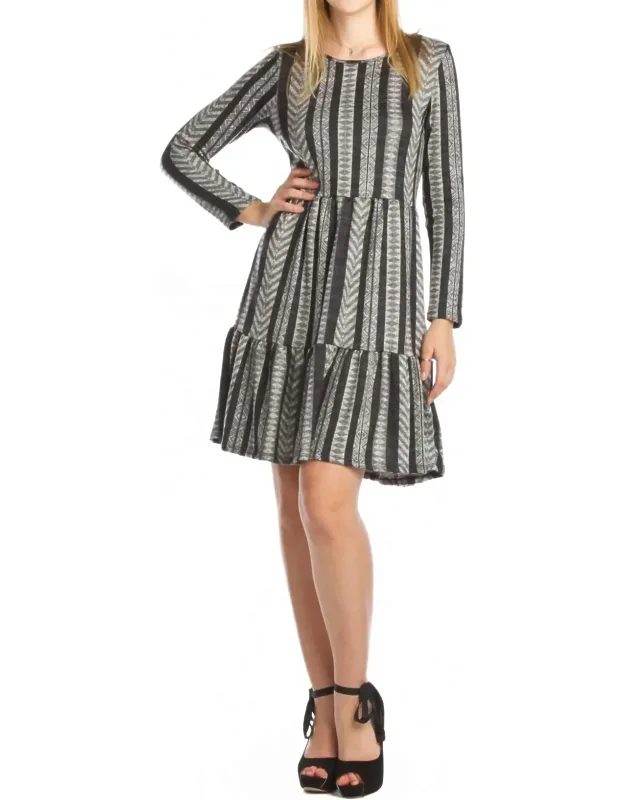 Geo Tiered Stretch Sweater Dress