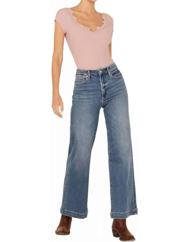 Fiona Jeans With Wide Legs And 5-pocket Design