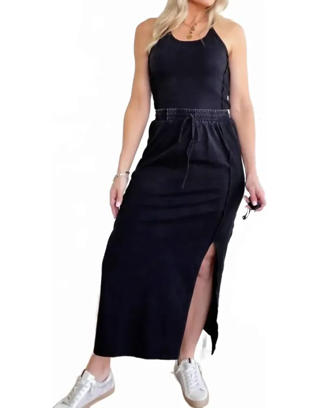 Ribbed Side Slit Maxi Skirt