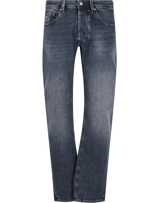 Distressed Straight-leg Jeans