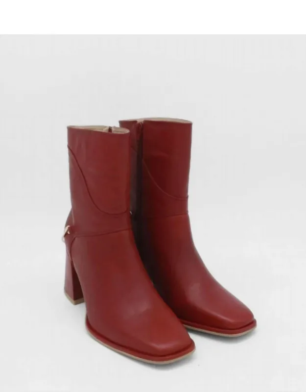 Amanda Boots