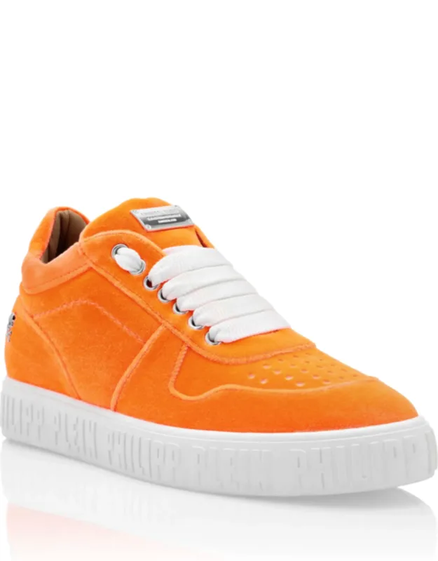Lo-top Sneakers