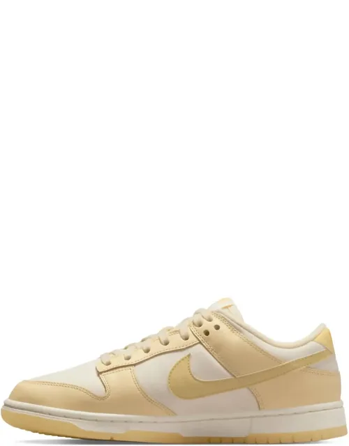 Dunk Low Sneakers In Muslin Team Gold With Durable Leather And Responsive Cushioning