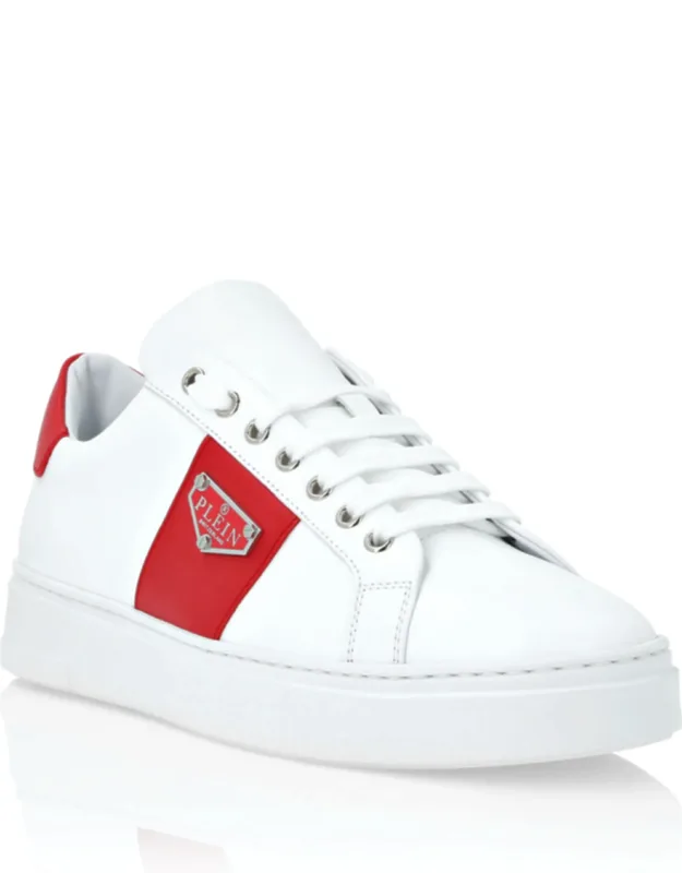Lo-top Sneakers Triangle With Nappa Leather And Slide-safe Rubber Sole