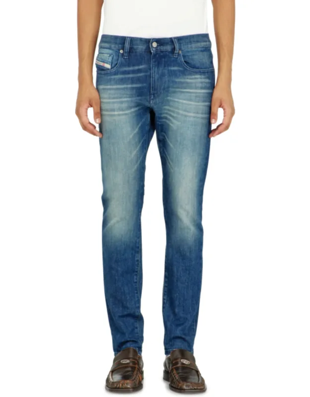 Diesel Slim Jeans Regular Waist 2019 D-strukt, Comfortable Construction, Bold Worn-in Look