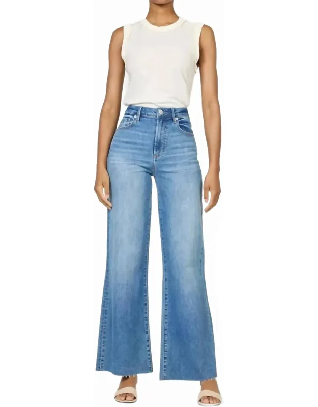 Fiona Wide Leg Jean With High-rise Waist And Relaxed Fit