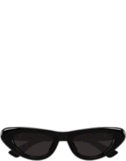 Curvy Cat-eye Sunglasses