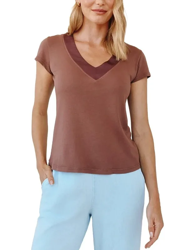 Mixed V-neck T-shirt