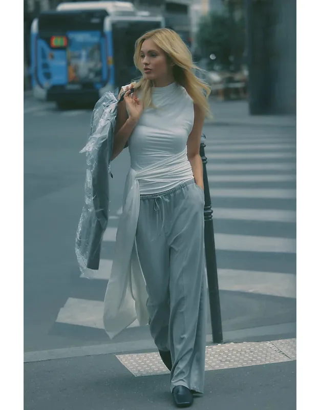 Pleated Wide-leg Trousers