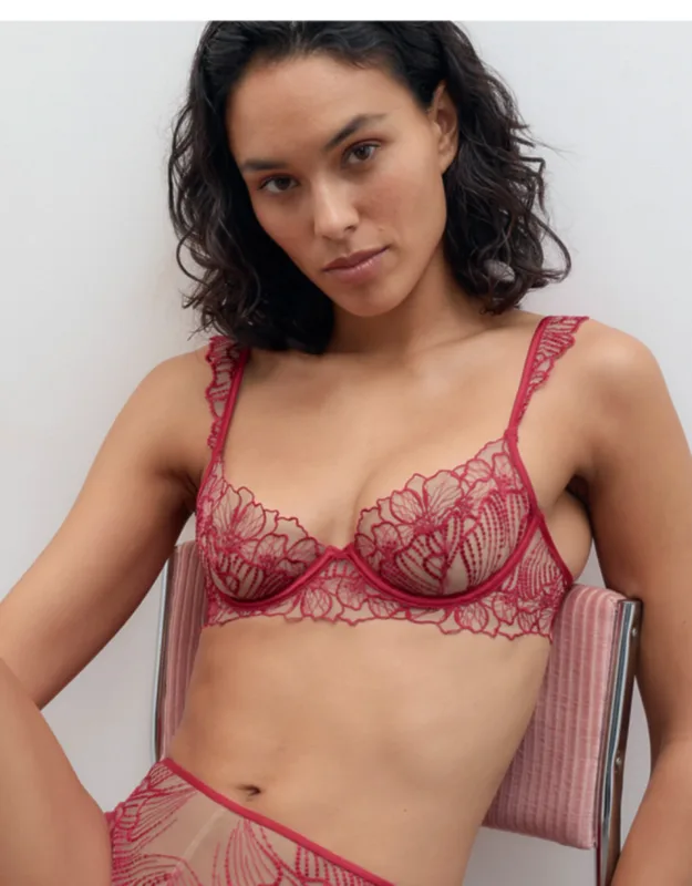 Amarosa Floral Embroidered Bra