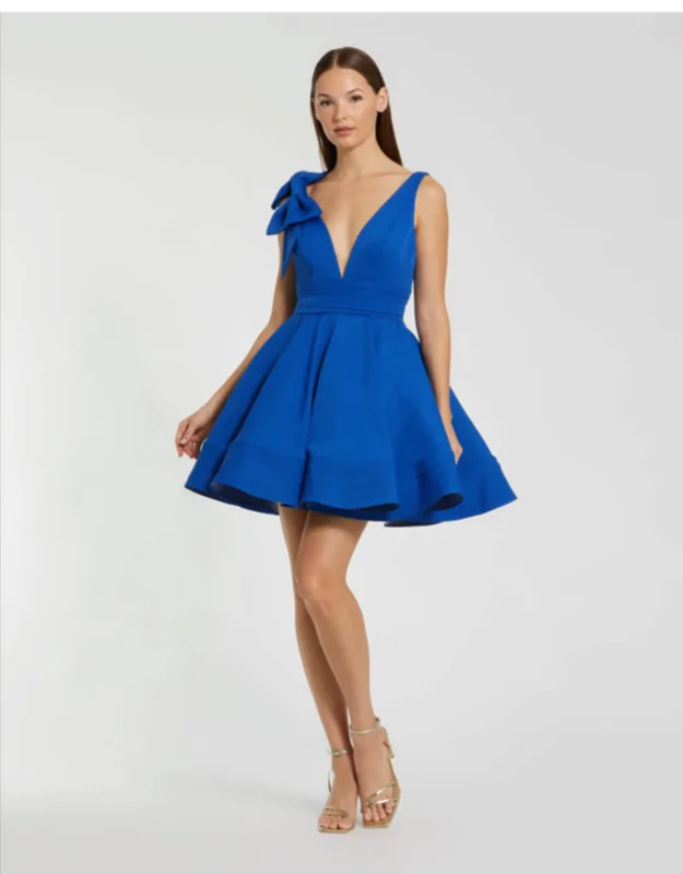 Crepe Sleeveless V-neck Mini Dress With Bow