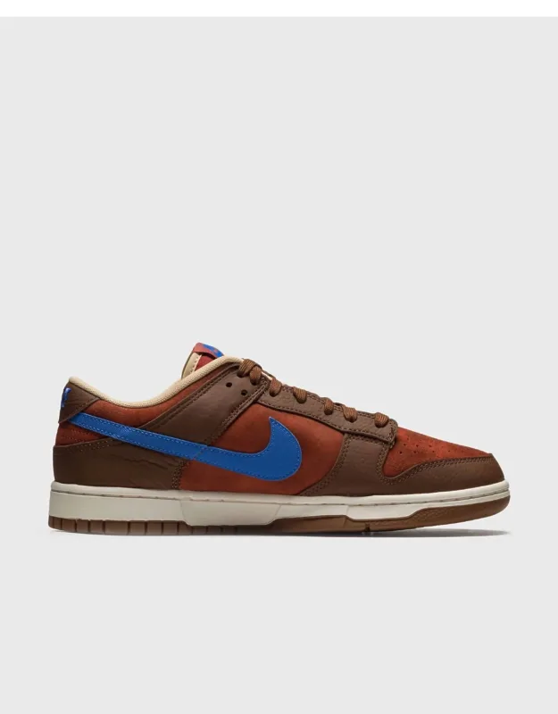 Dunk Low Sneakers