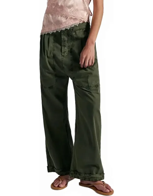 Clover Dropped Low-rise Trousers