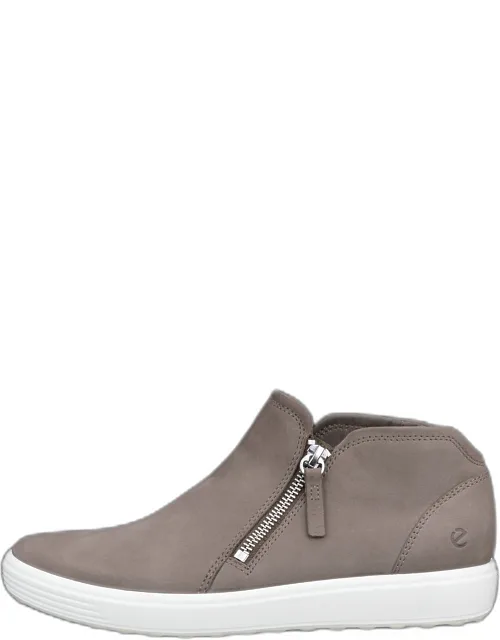 Soft 7 Nubuck Zip Booties