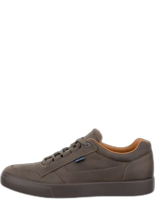 Soft 10 Nubuck Sneakers