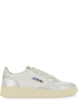 Medalist Low Perforated Toe Leather Sneakers