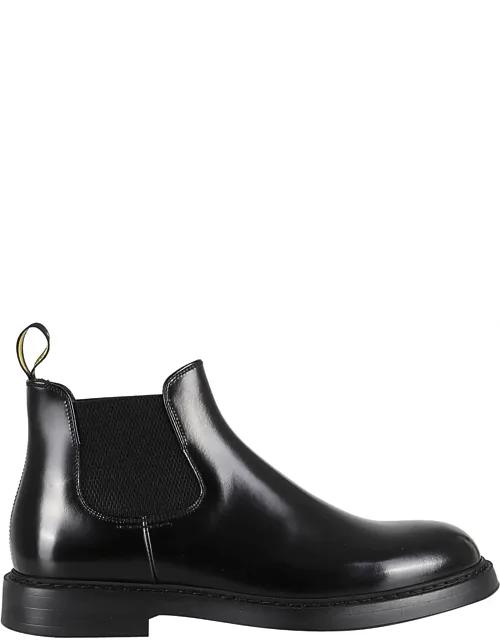 Beatles Horse Glossy Leather Ankle Boots