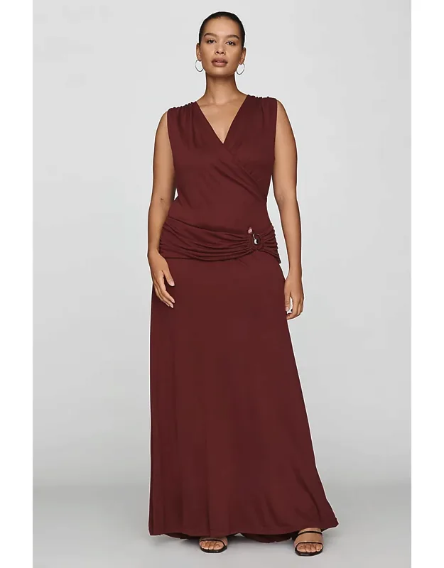 Lova Sleeveless Maxi Dress