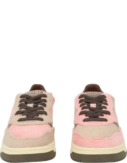 Velvet Brown Accent Low-top Sneakers