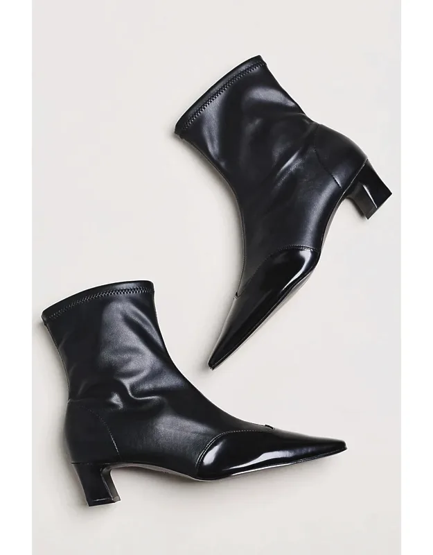 Cap-toe Stretch Ankle Boots