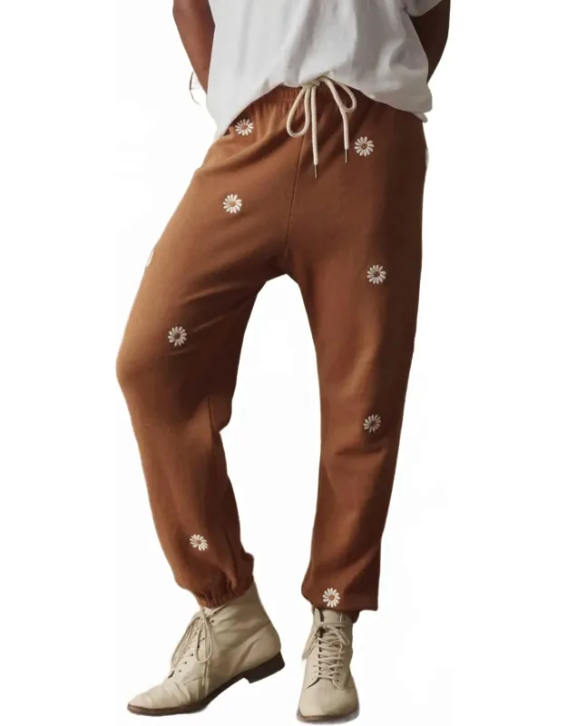 Stadium Pull-on Sweatpants With Daisy Embroidery
