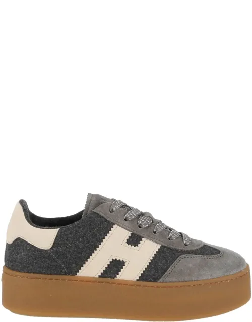 Textured Cream Accent Low-top Sneakers