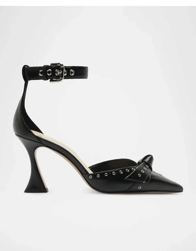 Grommet Leather Pumps