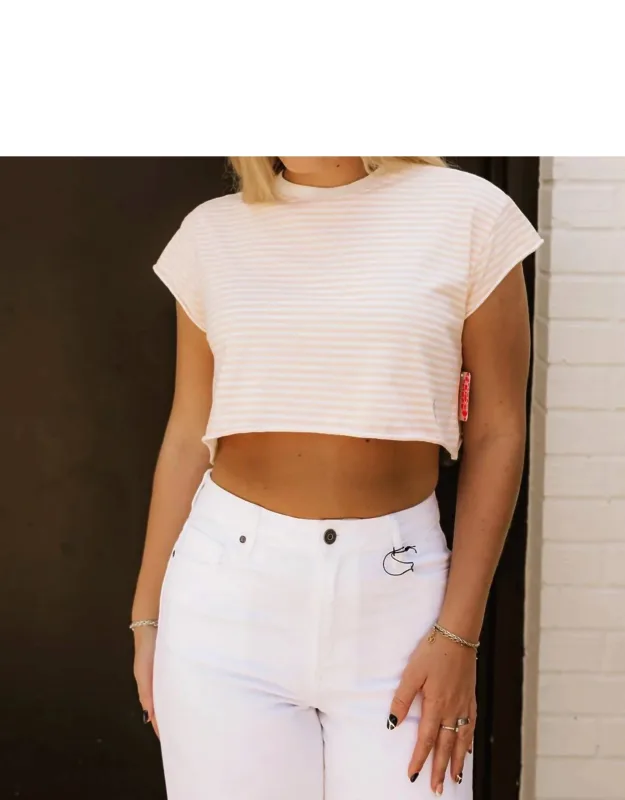 Hot Shot Printed Cropped Tee