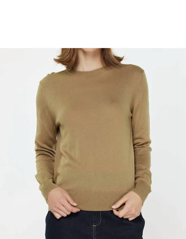 Round Neck Pullover Sweater