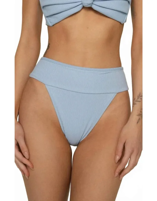 Tamarindo Bikini Bottom - High-waisted, Sleek Silhouette