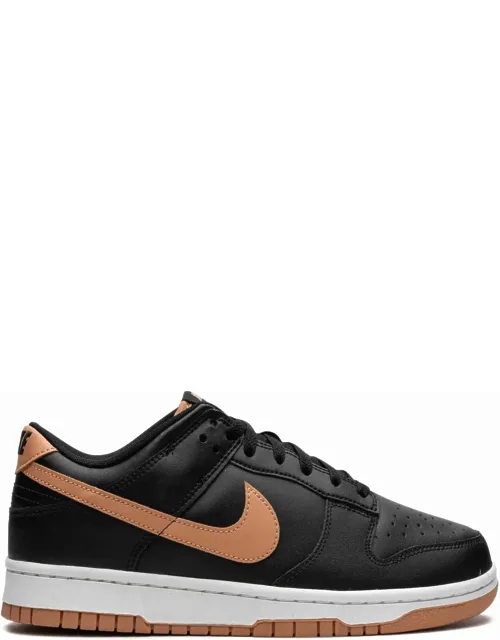 Dunk Low Sneakers