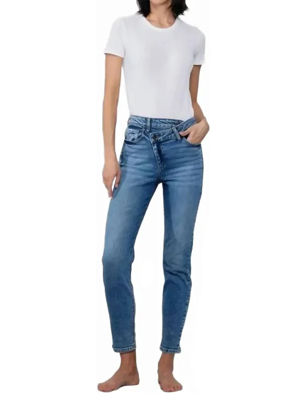 Crossover Slim Jeans