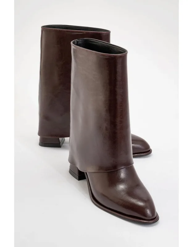 Ellas Chunky Heel Boot With Confident Lift And Reliable Traction