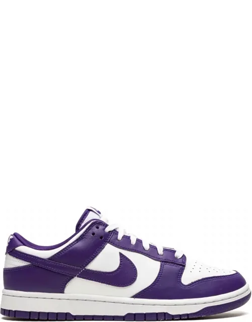 Dunk Low Sneakers