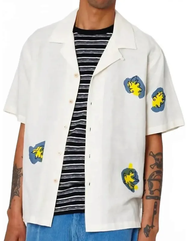 Relaxed Soft Collar Shirt With Embroidered Flowers