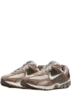 Zoom Vomero Sneakers