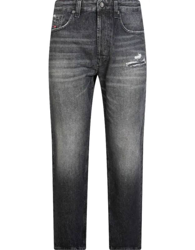 Distressed Straight-leg Jeans