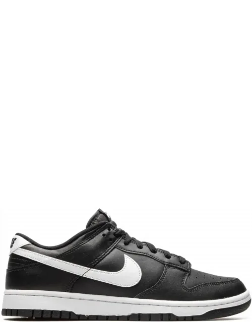 Dunk Low Sneakers