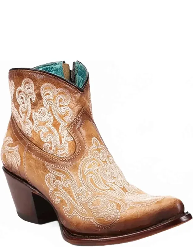 Luminescent Straw J-toe Ankle Boots