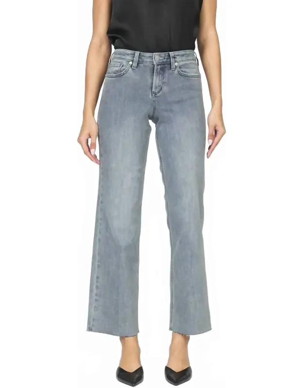 Mid-rise Straight Jeans