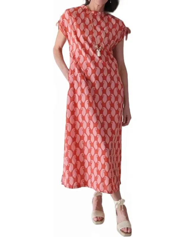 Cam Maxi Dress With Spaghetti Straps And Side Pockets