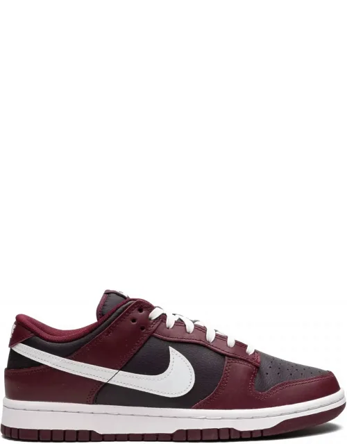 Dunk Low Sneakers
